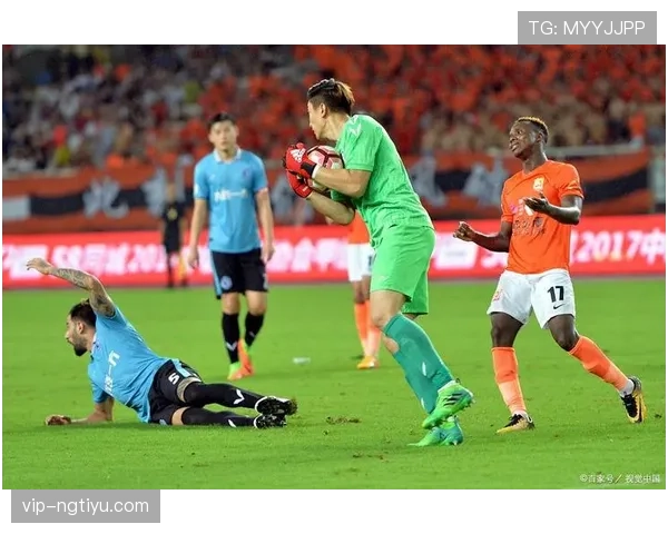 无意接触如何判罚？足球手球规则中的关键细节解析