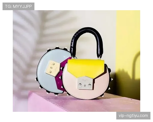 袁悦居然偷偷换了这么贵的包，看得我钱包都慌了