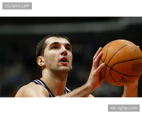 斯托贾科维奇无球跑位提高投篮命中率 拉开球队进攻空间