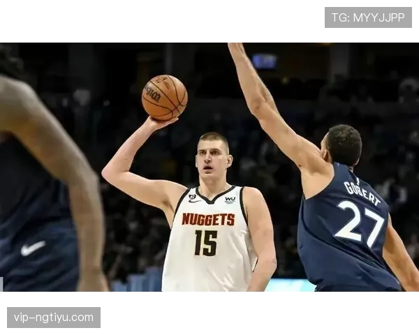 德克单打后仰拉开空间对比约基奇更依赖无球投射