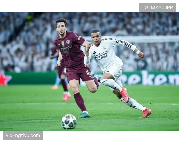 皇马巨星堆叠下进攻失衡问题显现，对赛季走势形成制约